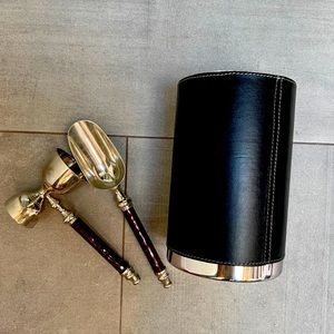 Wine cooler w bar tools! Set to party! Chill wine, scoop ice & measure shots🍷🥃